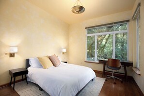 3 bedrooms, desk, iron/ironing board, free WiFi - Tariff Discount:Spa |Fire Pit | Putting Green (Forestville)