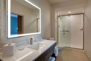 Rainfall showerhead, towels, soap - Home2 Suites by Hilton Hammond (Hammond)