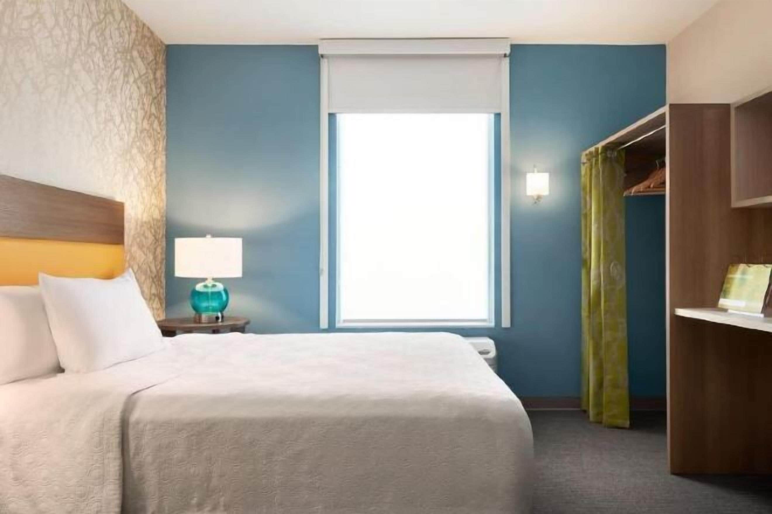 特色装修、特色家居、办公桌、床单