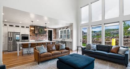 The Carriage House @ Bear Lake -Newly Built - SLEEPS 45 PLUS! Great Location