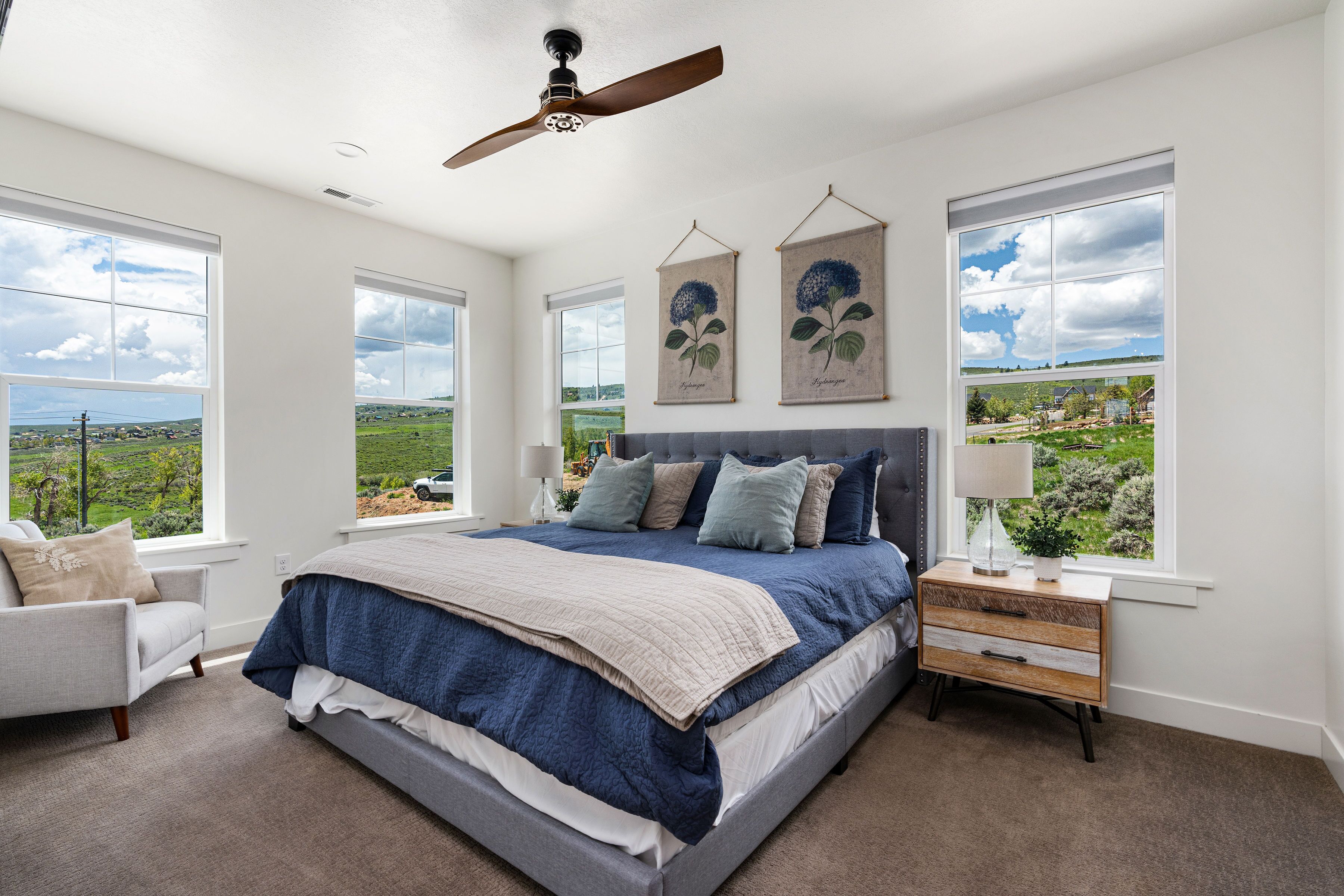 9 quartos, ferros/tábuas de passar roupa, Wi-Fi de cortesia