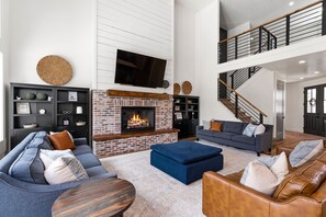 Televisor intel·ligent, llar de foc i videojocs 