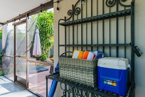 Interior - Beach House- BBQ, Patio, Hammock, Family-friendly (Fort Lauderdale)