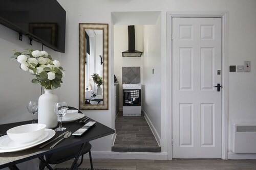 BV Royal Comfy Studiosuite Queensgate Huddersfield