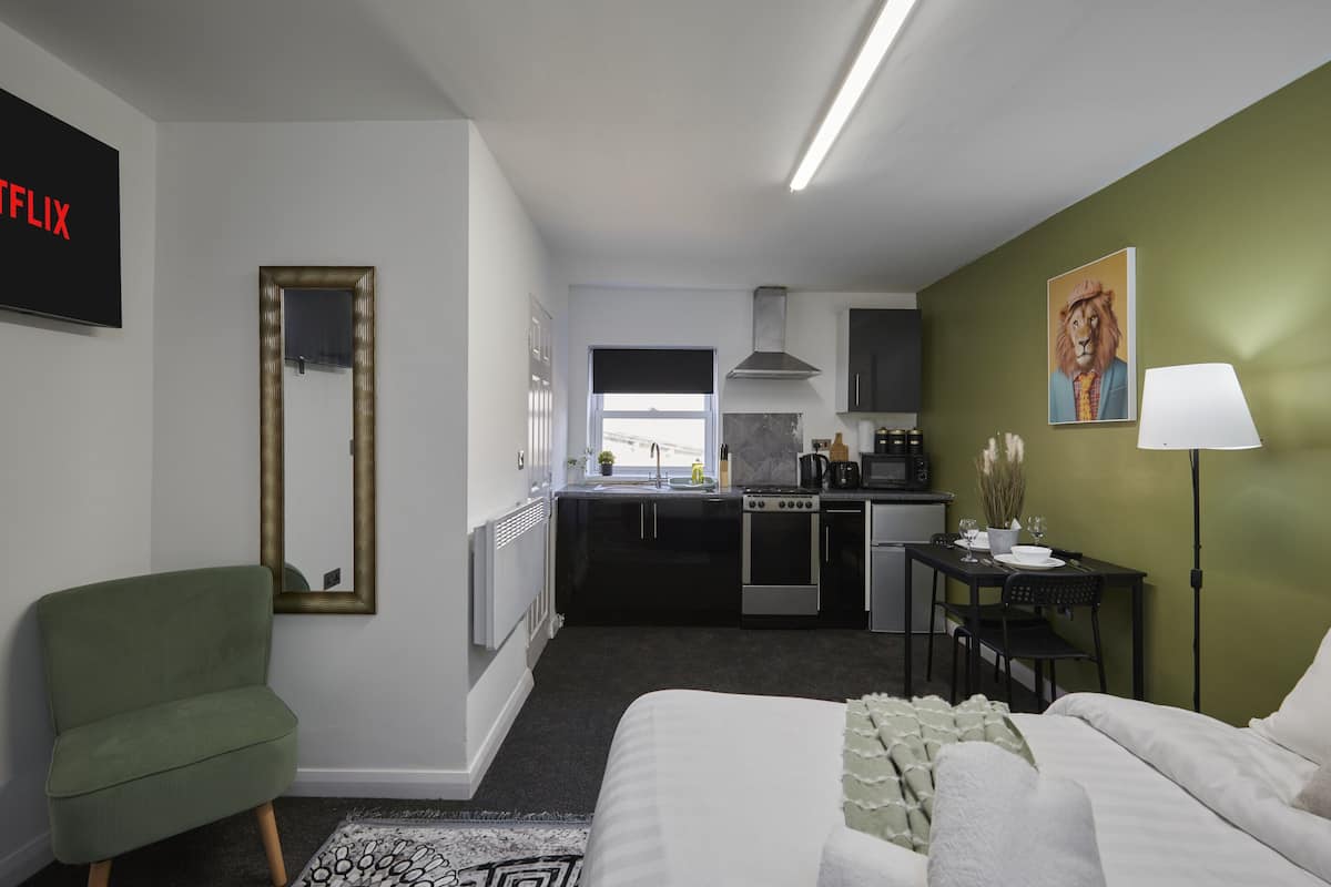 Executive Studio, Ensuite (Town Centre) | Private kitchen