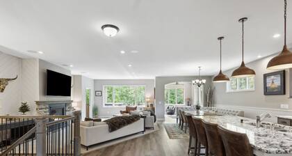 Waconia Home with Outdoor Hot Tub