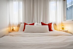 4 Schlafzimmer, Schreibtisch, Bügeleisen/Bügelbrett, Reisekinderbett