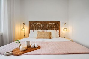 4 bedrooms, desk, iron/ironing board, travel cot