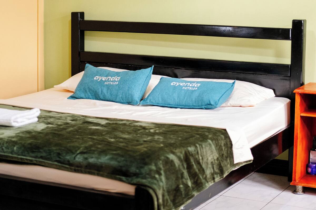 Deluxe-Zimmer | Allergikerbettwaren, kostenloses WLAN, Bettwäsche