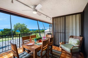 Outdoor dining - Newer Furnished 3 Bed/2 Bath Condo with Ocean Views (Kailua-Kona)