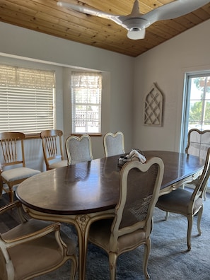 Dining - Beautiful Family Lodge with room for everyone (Bradley)