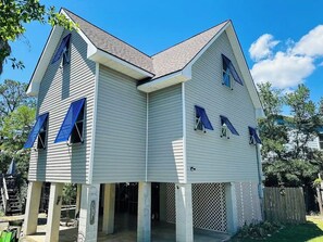 Exterior - Private boat launch, dock, fully fenced yard for your dogs. (Pass Christian)