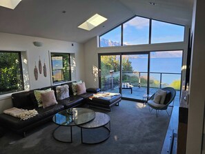 Fernseher, Kamin, Stereoanlage, Arbeitsbereiche