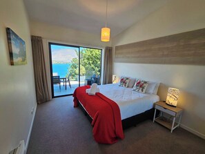 4 Schlafzimmer, Schreibtisch, Bügeleisen/Bügelbrett, Reisekinderbett