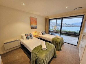 4 bedrooms, desk, iron/ironing board, travel cot