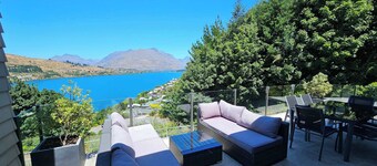 Spectacular Views & Comfort in Queenstown!