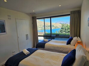 4 bedrooms, desk, iron/ironing board, travel cot