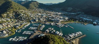 Beautiful Apartment Surrounded by Native Bush