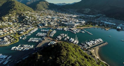 Beautiful Apartment Surrounded by Native Bush