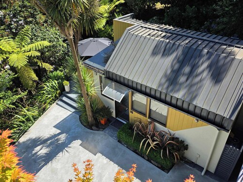 Beautiful Apartment Surrounded by Native Bush