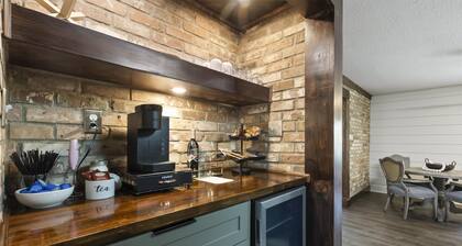 Luxe Midtown Gem, Walk to USM - The Longleaf House