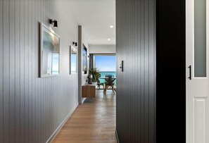 Interior - SPECTACULAR "THREE BAYS" (Coolum Beach)