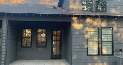 SEC House --sleeps 8 -- An Executive Townhome in Auburn Alabama 3 BR 2.5 BA