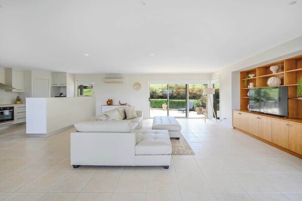 Télévision, espaces bureaux