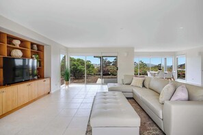 Télévision, espaces bureaux