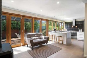 Interior - "Little Halcyon"Inner City Home 3 Bed+Parking (South Hobart)