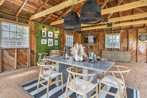 Dining - The Rosemary | Charming 2/2 | Full Kitchen | Fire Pit | Child Friendly (Fredericksburg)