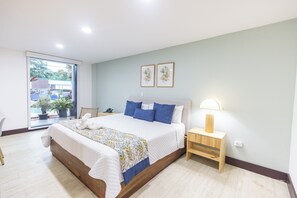 Deluxe Studio Suite, 1 King Bed, Accessible