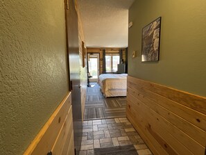 1 bedroom, WiFi - Relax, Adventure, Views, Amenities +Memories (King) (Granby)