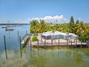 Marina - P30 - Charming 2 bed, 2 bath home with stunning Boot Key Harbor views (Marathon)