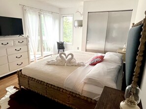 2 bedrooms, WiFi, bed sheets - Great Price. Top Floor Courtside Villa (Seabrook Island)