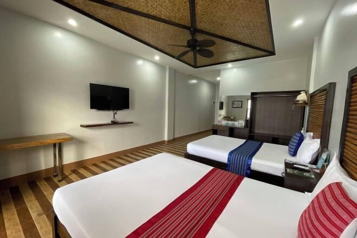1 bedroom, bed sheets