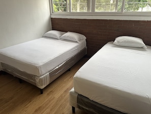 6 Schlafzimmer, Schreibtisch, kostenloses WLAN, Bettwäsche