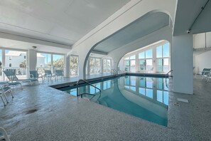 Innenpool, beheizter Pool