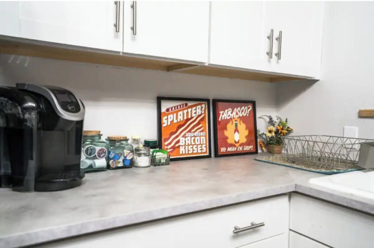 Photo 12 of --LOW HOST FEES-- Minutes to U.T. /Downtown/Domain