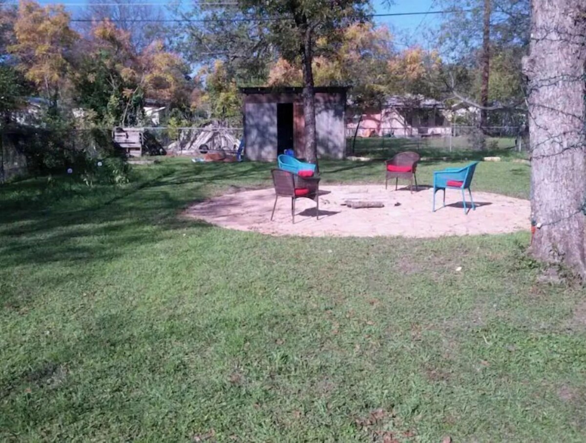Photo 29 of --LOW HOST FEES-- Minutes to U.T. /Downtown/Domain