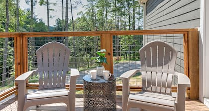 Hot Tub + Game Room Retreat – Sleeps 10 – Price Drop!