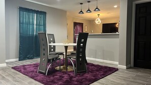 Dining - Home Away From Home. Only 20 Minutes From New Orleans (Saint Rose)