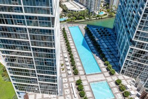 Exterior - Miami Brickell condo ocean and pool view (Miami)