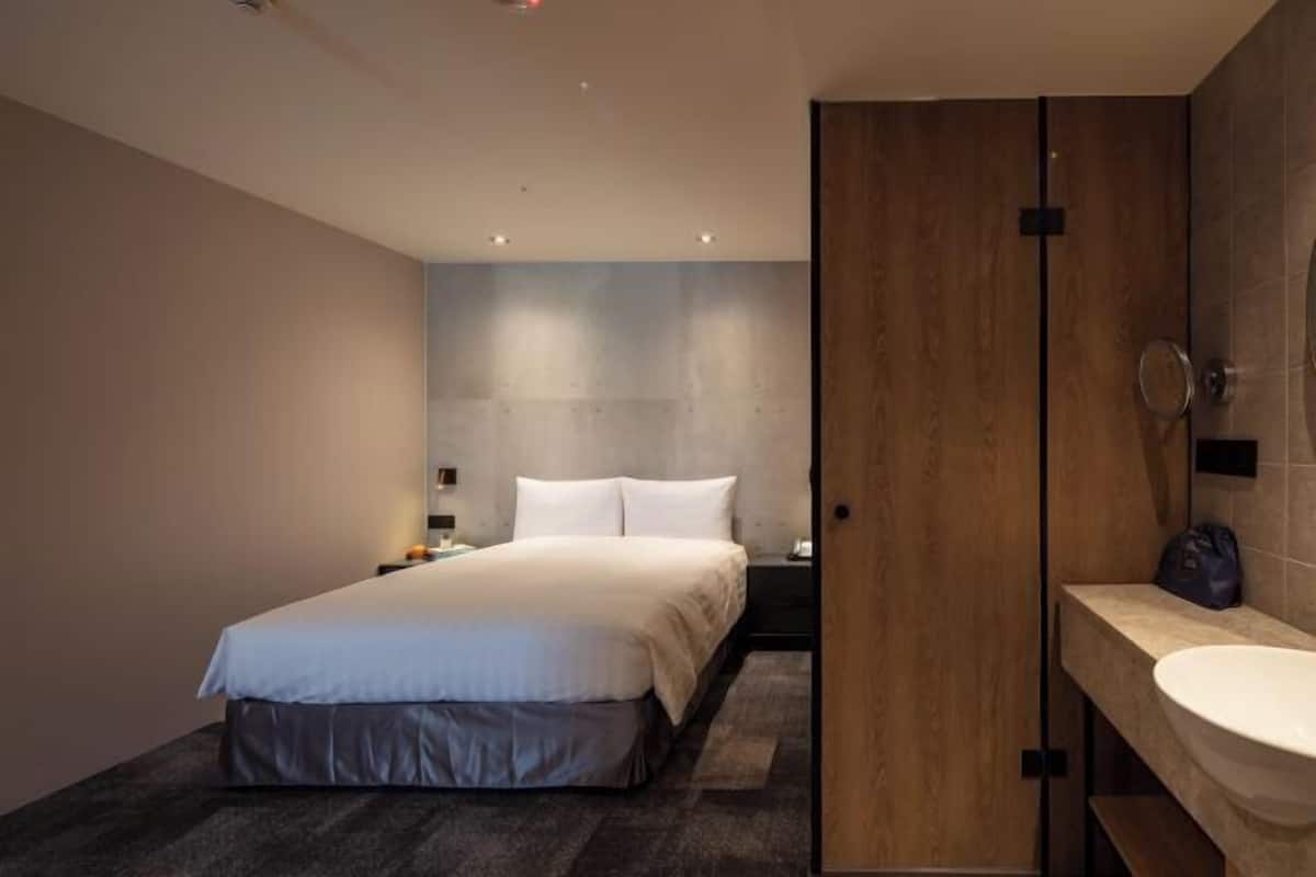 1 bedroom, minibar, in-room safe, desk