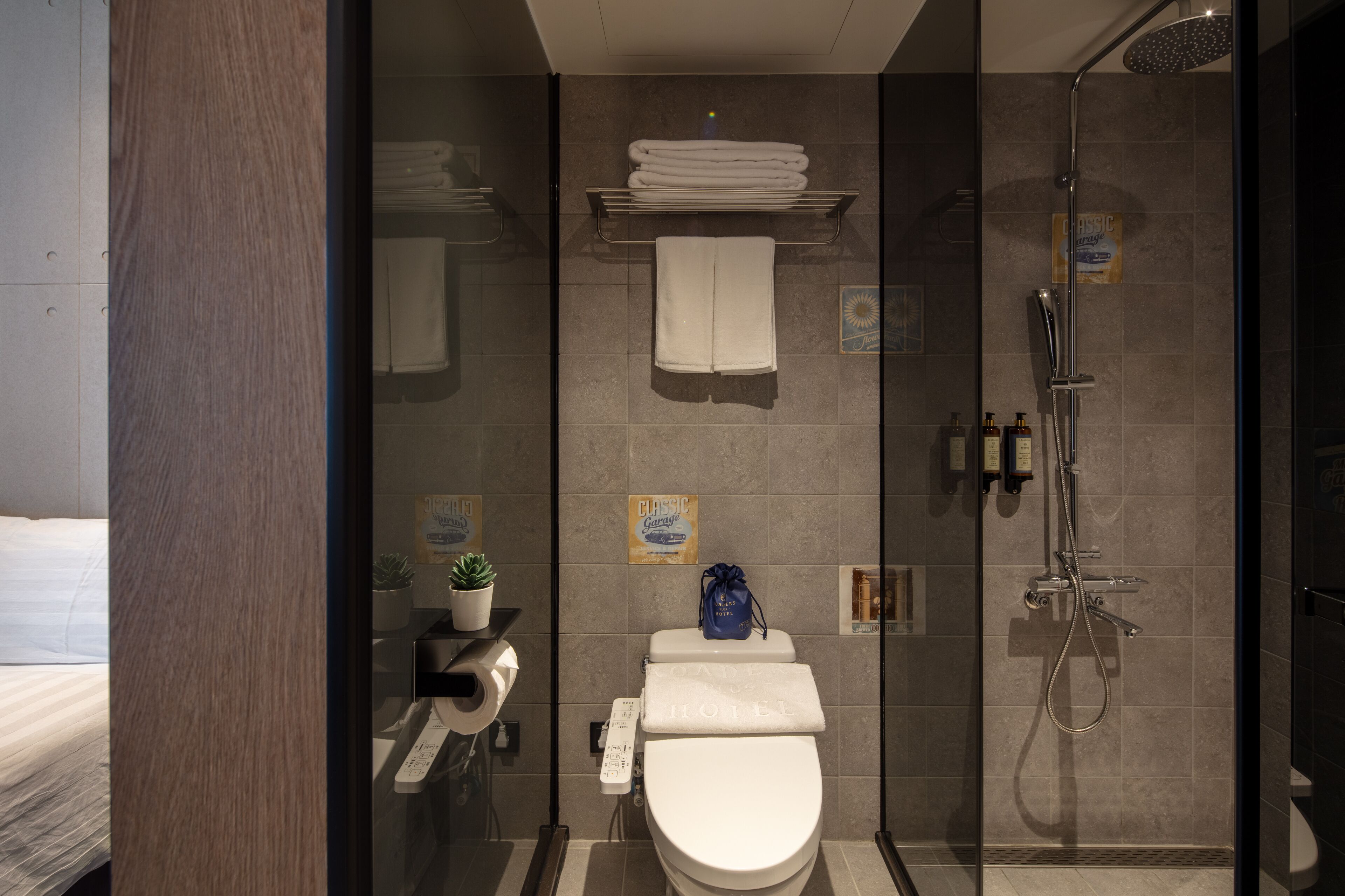 Photo - Roaders Plus Hotel Theme