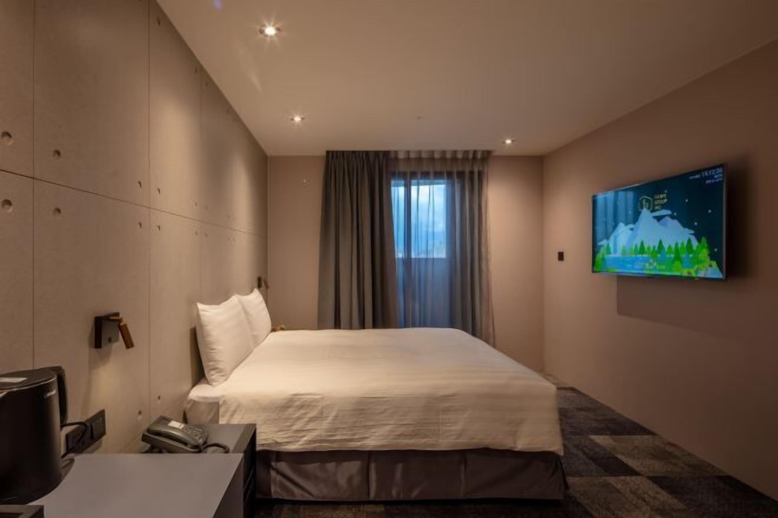 Minibar, in-room safe, desk, laptop workspace