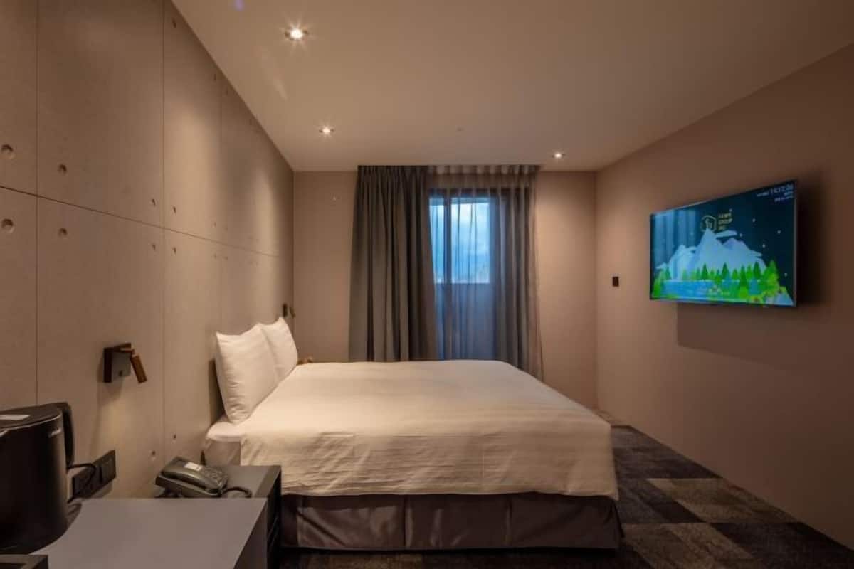 1 bedroom, minibar, in-room safe, desk