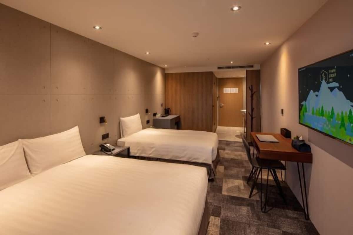 1 bedroom, minibar, in-room safe, desk