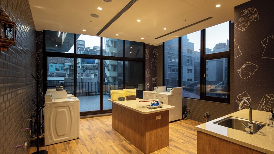 Roaders Plus Hotel Theme