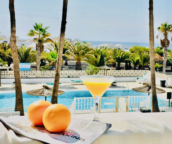 Pool - Canaryislandshost l Sea View (Puerto del Carmen)